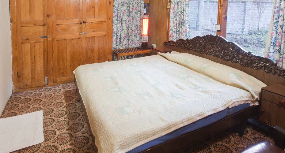Retreat Cottage Log hut, Manali 4